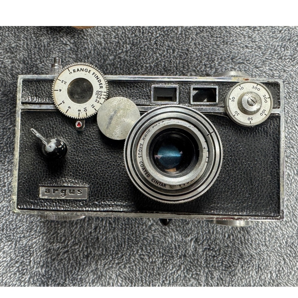 Vintage Argus C3 Rangefinder 35mm Camera w Leather Case Classic USA - Picture 2 of 10